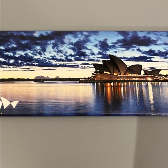 ♥️ 3/$15 Landmark Magnet Set, Hawaii, Australia, Dubai, Marshall Islands - Picture 3 of 6